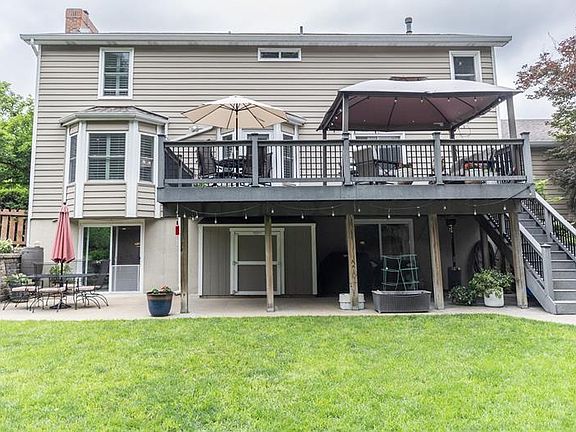 3rd image of 22 Colonade Ct