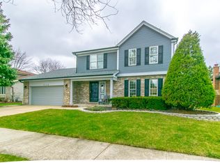 7112 Kidwell Rd, Downers Grove, IL 60516