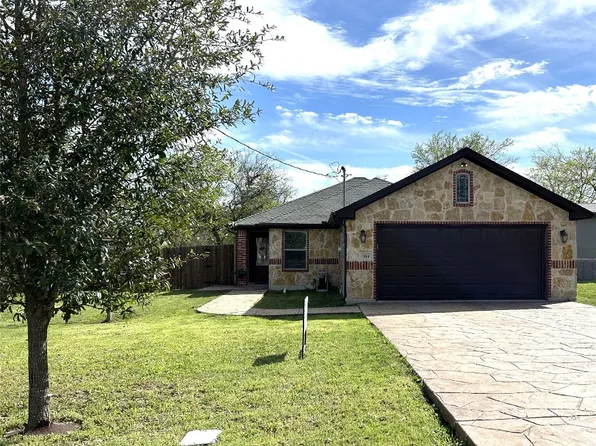 304 E Cotter Ave, Alvarado, TX 76009