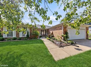 6685 Breckenridge Rd, Lisle, IL 60532