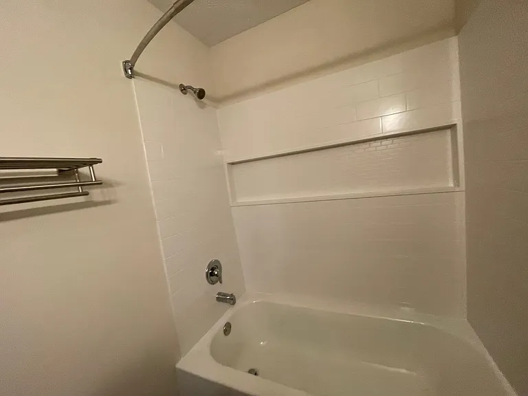 400 Cranbrook Ave SE #13 — Photo 9