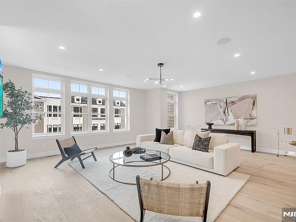 2nd image of 188 Broadway Suite 1