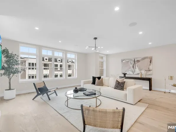 188 Broadway #9, Woodcliff Lake, NJ 07677