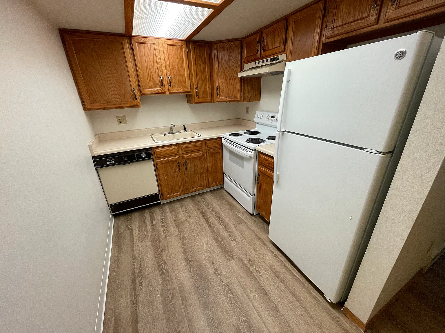 2 bed, 872 sqft, $1,595 — Photo 4