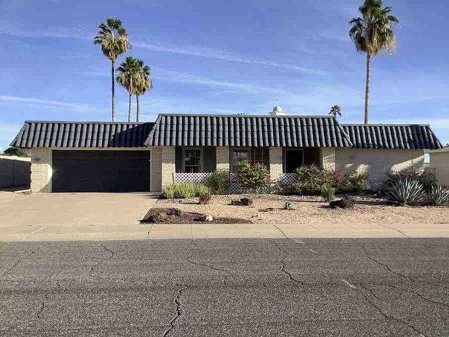 1st image of 10706 W Pinion Ln