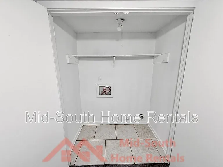 1869 E Poplar Woods Cir — Photo 13