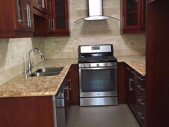 3rd image of 3220 Altura Ave APT 228