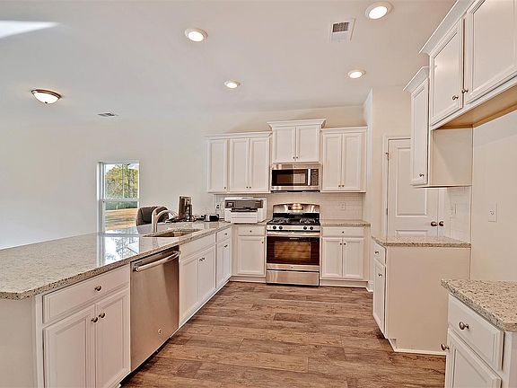 5th image of 142 Southgate Ct. The Colony    Lot 7