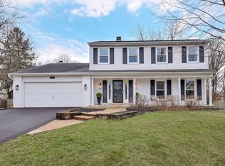 1512 Country Squire Dr, Geneva, IL 60134