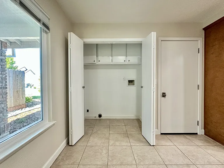 9320 Trenholm Dr — Photo 6