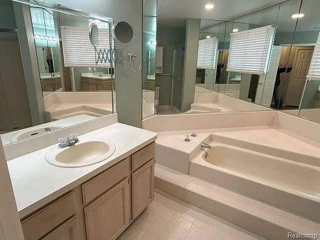 8767 Townsend Dr — Photo 13