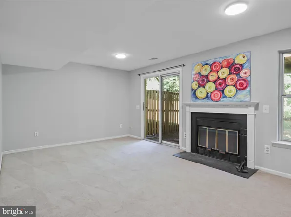 3256 Tayloe Ct, Herndon, VA 20171