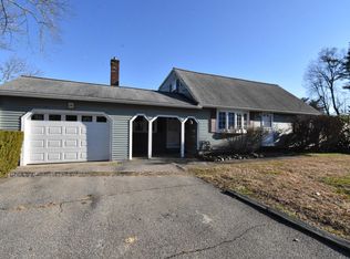 2 Wakefield Drive, Nashua, NH 03062