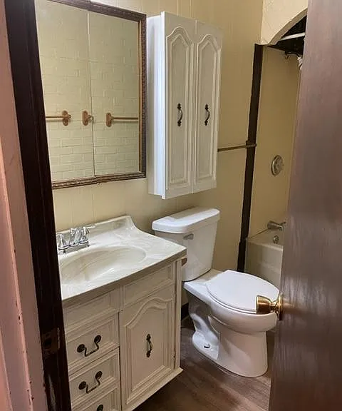 209 Avalon Ln — Photo 6