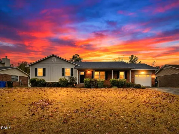 7870 Adrian Dr, Fayetteville, NC 28314