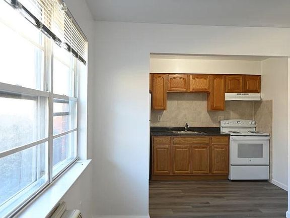 3rd image of 43 E Park St #Fff470276