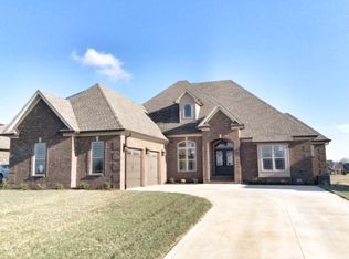 610 Diamond Peak Dr, Bowling Green, KY 42104