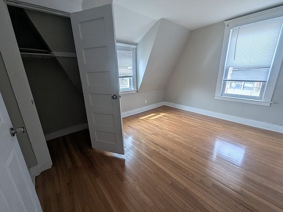 4th image of 71 Osborn Ave