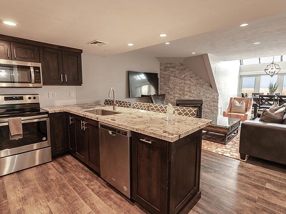 5th image of 1415 Lowell Ave #251