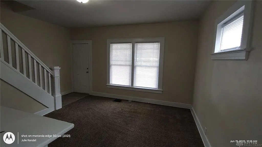 2 bed, 1.0 bath, 1898 sqft, $1,100 — Photo 4