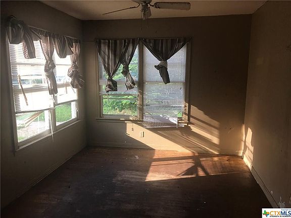 4th image of 109 Oak Lane Dr