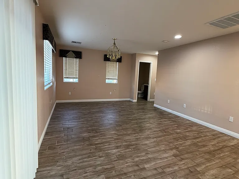 10424 Chandra Ave — Photo 8