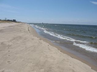 532 Ridgeway St, Saint Joseph, MI 49085