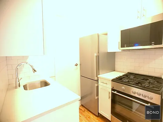 Rented by Bond New York | media 4