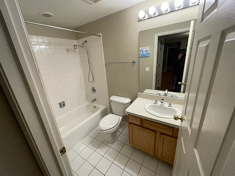 343 W Old Town Ct #301 — Photo 21