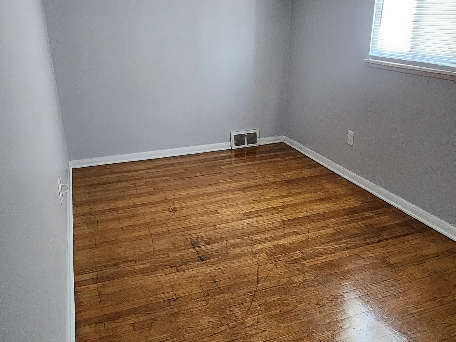 3 bed, 1092 sqft, $2,000 — Photo 2