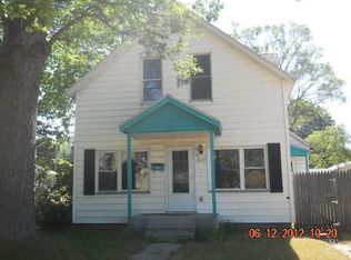 604 N Rowe St, Ludington, MI 49431