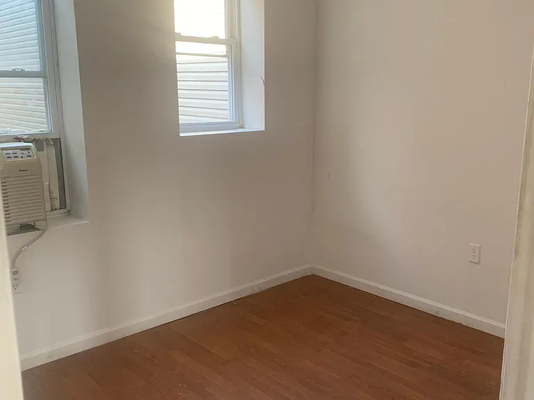 1433 Poplar St #3A — Photo 4