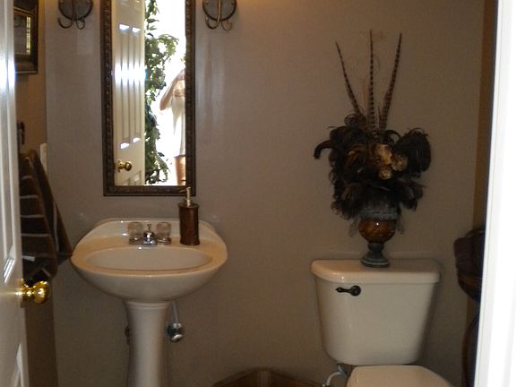 5th image of 4940 Diamond Dr