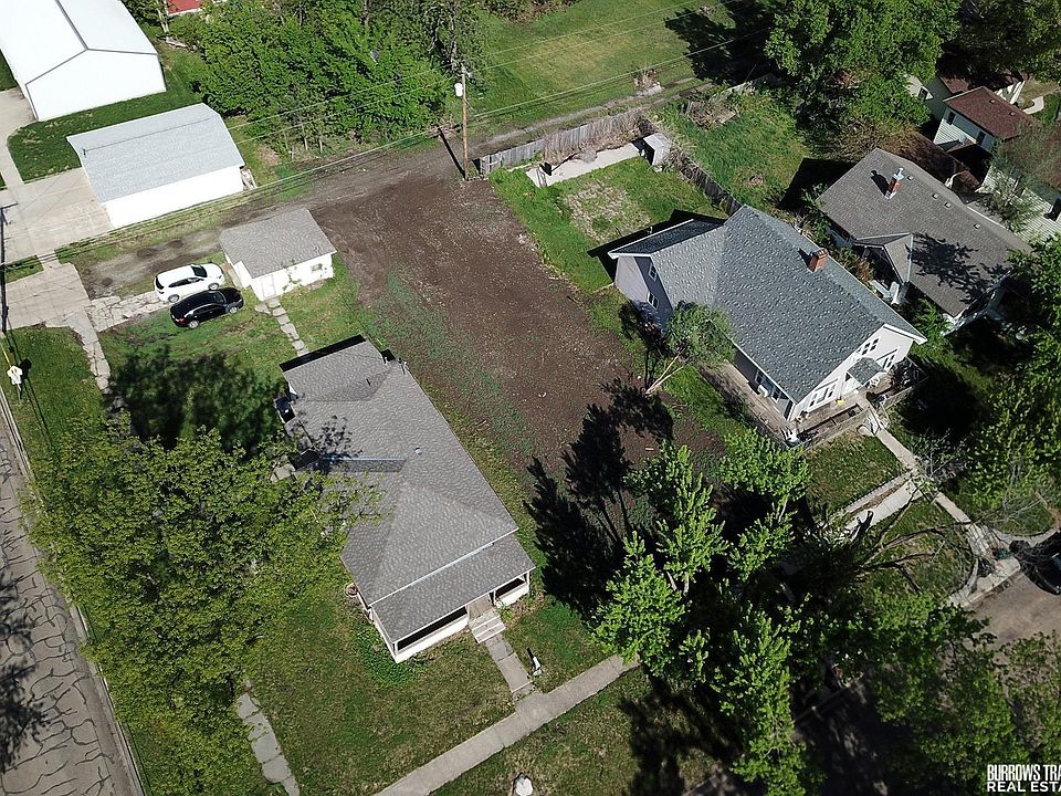1st image of 107 N 10th St