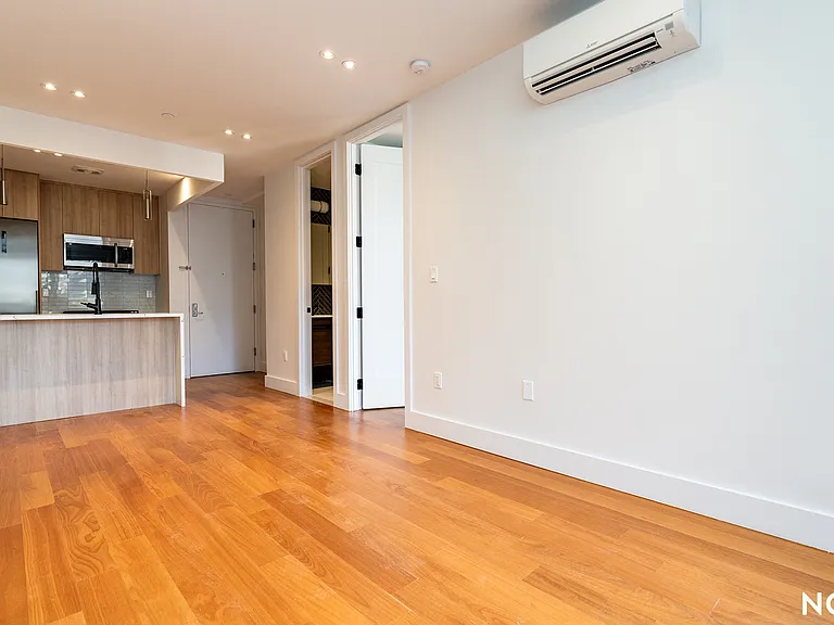 675 E 32nd St #35 — Photo 1