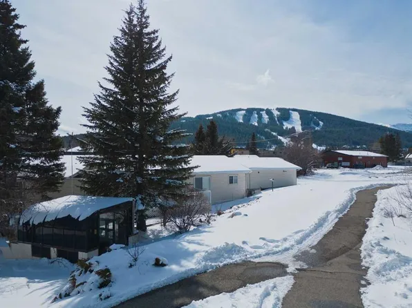 2130 E 130th St, Crowsnest Pass, AB T0K 0E0