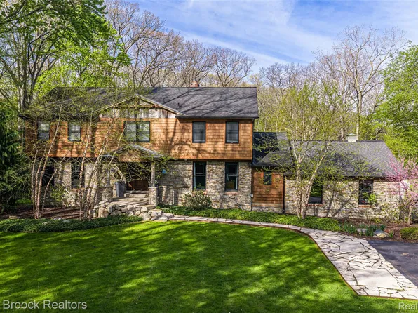1547 Kensington Rd, Bloomfield Hills, MI 48304