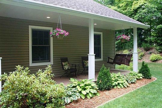 2nd image of 2428 Montmorency Ln