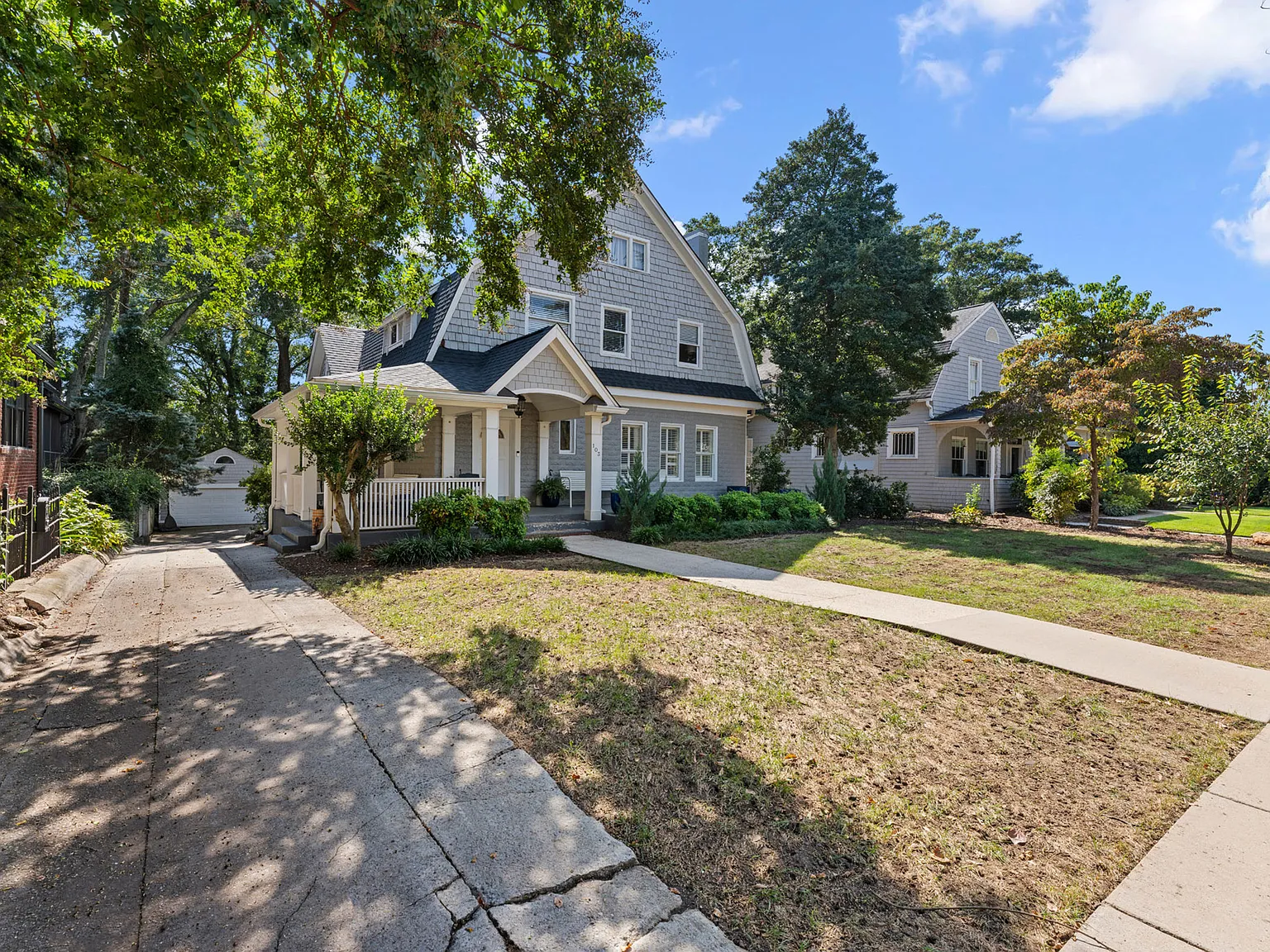 4 bed, 2.5 bath, 3200 sqft, $3,500 — Photo 3