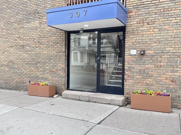 307 THOMPSON FURNISHED STUDIO APARTMENTS