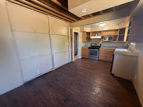 4th image of 540 Pacific St