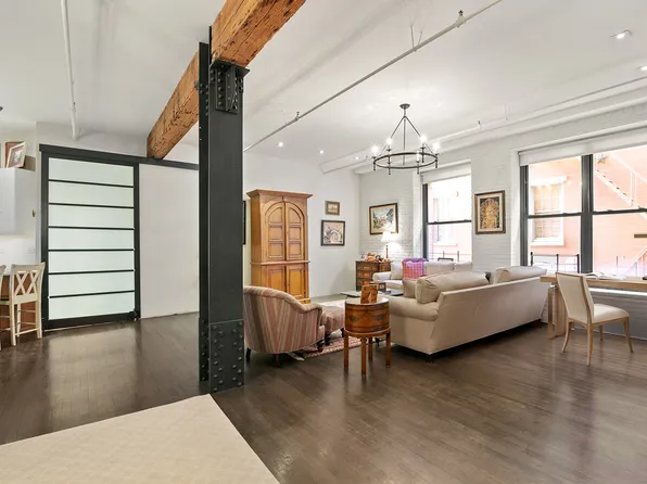 165 Duane Street 3D image 2 of 13