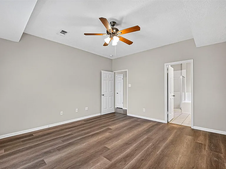2902 Burgess Hill Ct — Photo 26