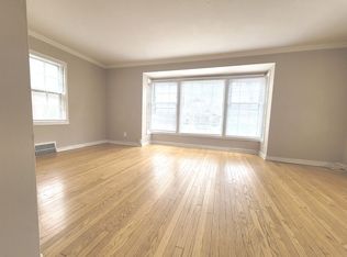 2527 N Lake Dr APT 1, Milwaukee, WI 53211