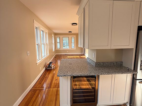 4th image of 1013-1015 Willett Ave #1