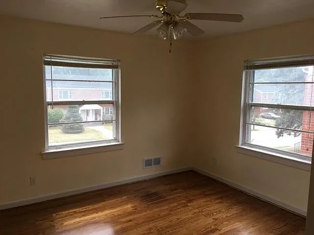2417 Brandon Ave SW — Photo 9