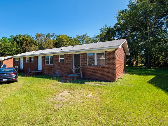 4th image of 4945 Fieldcrest Dr