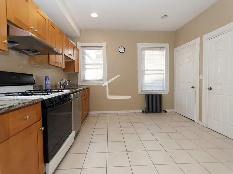 10 Hakell St #1 — Photo 2