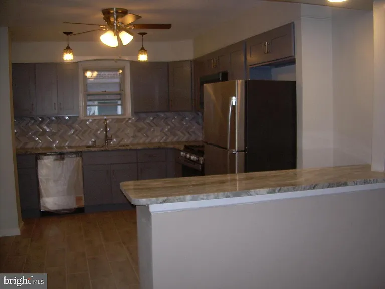 853 Anchor St — Photo 9