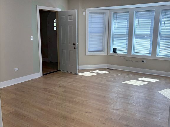 4th image of 7616 S Winchester Ave